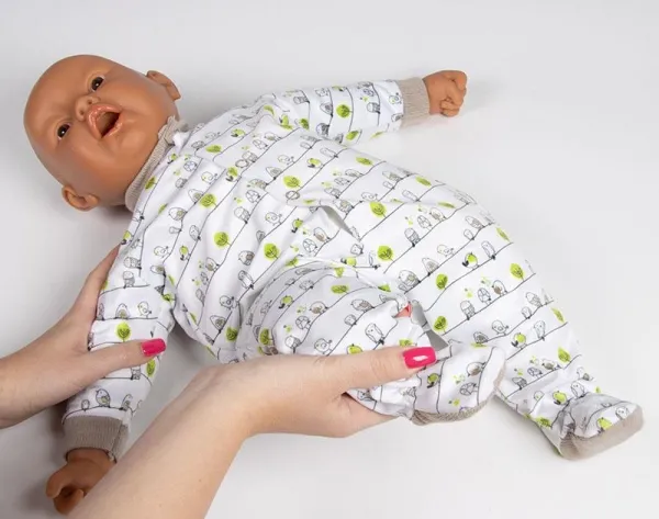 Babypuppe für Physiotherapie