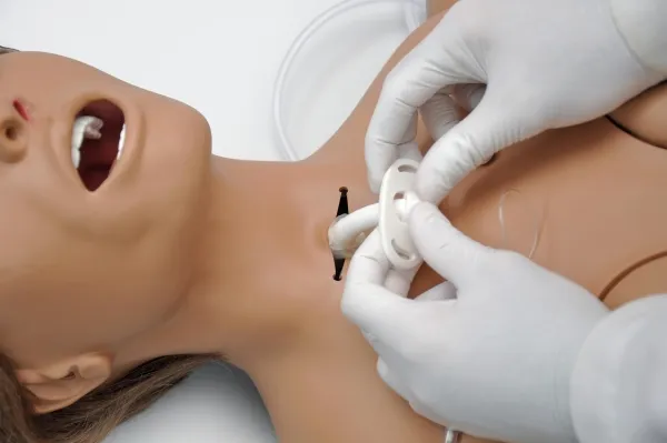 Erweiterte Clinical Chloe Krankenpflegepuppe