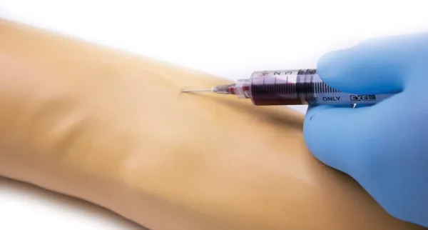 Trainingsarm für intravenöse Injektion und Infusion