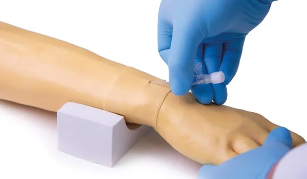 Trainingsarm für intravenöse Injektion und Infusion